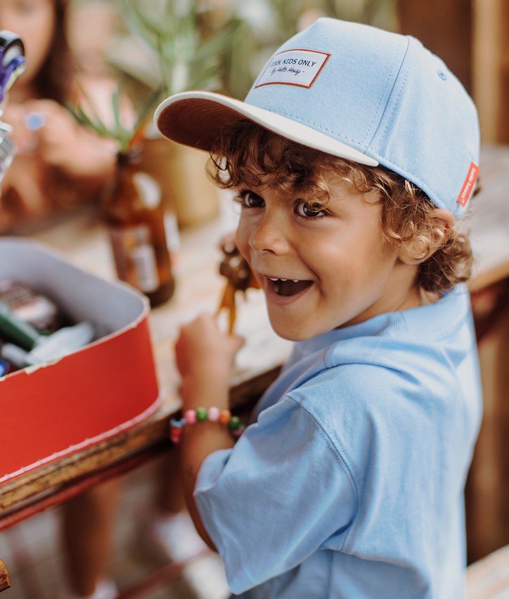 Casquette Enfants Mini Water, visière courbée, 100% coton biologique, certifiée Oeko-Tex, dès 9 mois, Cool Kids Only !