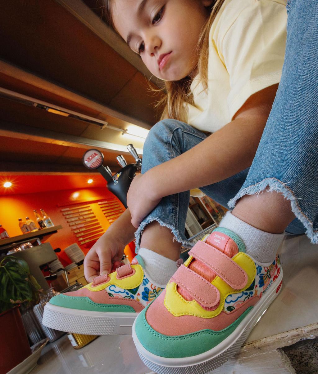 Sneakers enfant rose vert imprimé fleurs double scratchs Hello Hossy