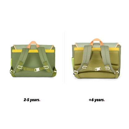 Green schoolbag for kids brown handles pocket back view size comparison 2 sizes Hello hossy