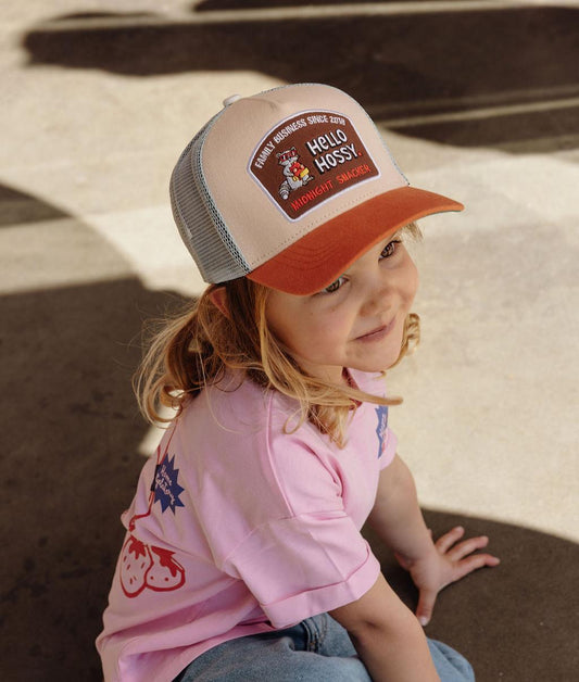 Casquette enfant beige visière orange patch Hello Hossy
