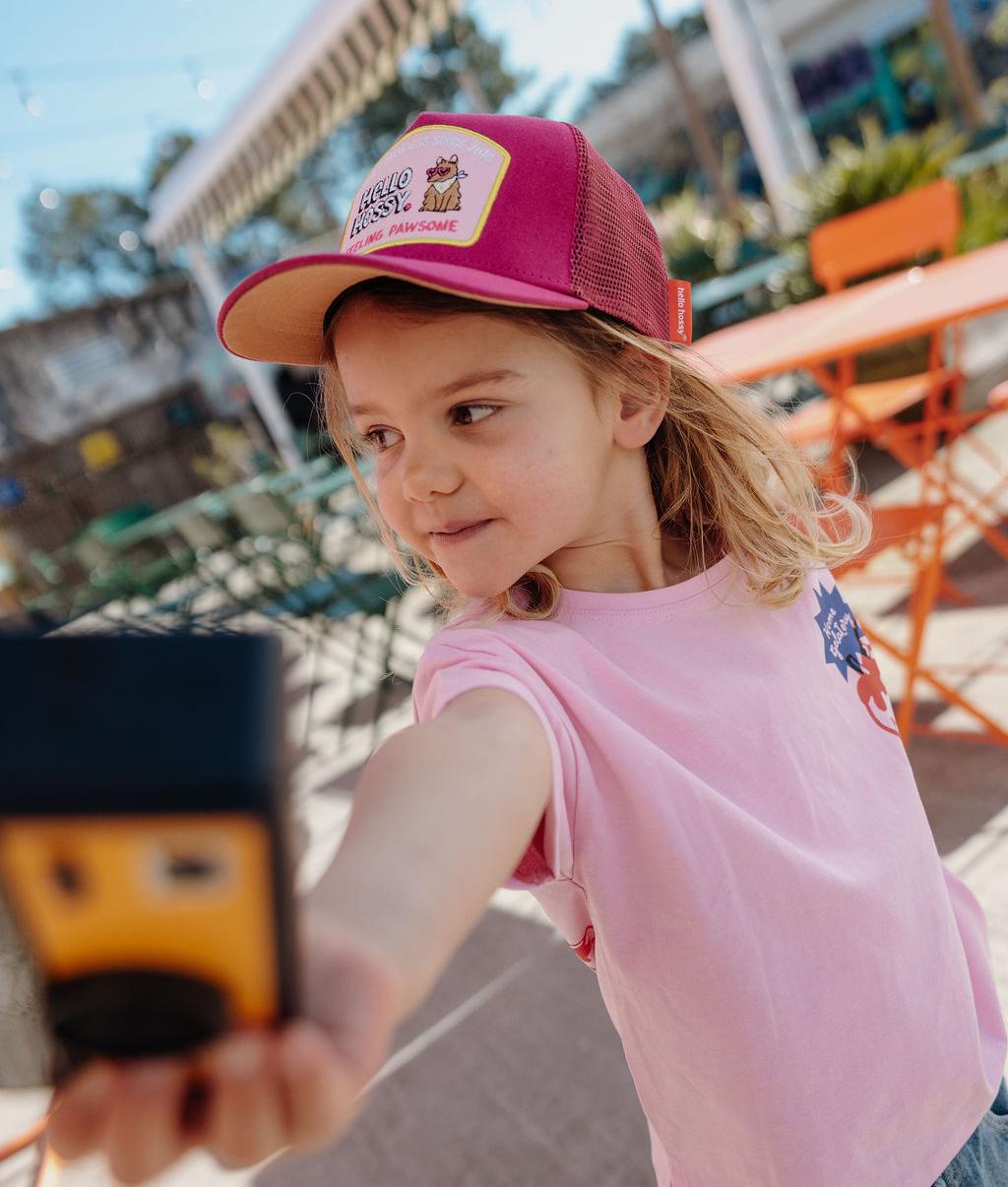 Children's fuchsia curved brim cap with Hello Hossy Patch