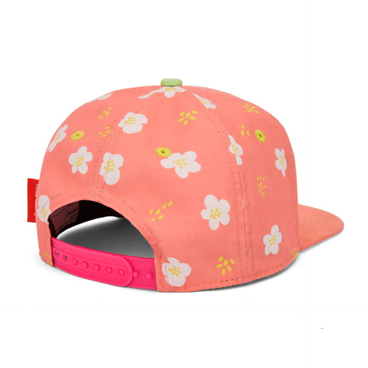 Casquette enfant corail à fleurs visière plate détail attache arrière Hello Hossy
