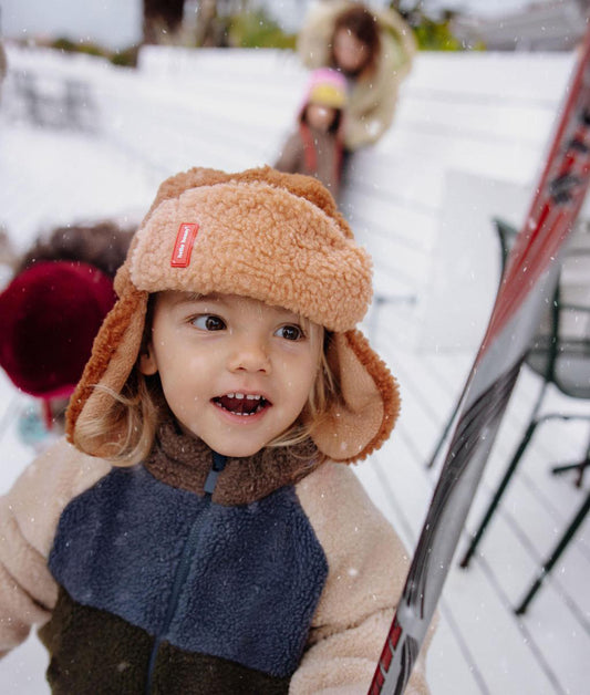 Enfant avec la chapka polaire Cozy Sven – vue du dessus  – Hello Hossy