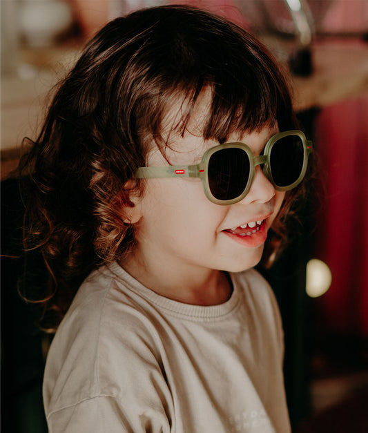 Lunettes de soleil Enfants Koody Olive, colorées, verres catégorie 3, UV400, verres polarisés, dès 2 ans, Cool Kids Only !