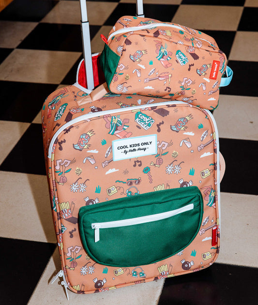 Valise enfant marron motif musique poche verte trousse assortie Hello Hossy