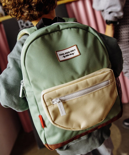 Children's green backpack beige pocket white closure text Patch Hello Hossy