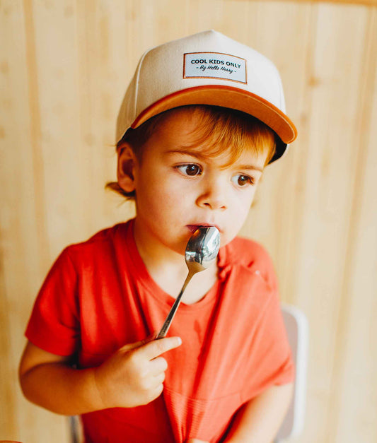 Casquette Enfants Mini Beige, visière courbée, 100% coton biologique, certifiée Oeko-Tex, dès 9 mois, Cool Kids Only !