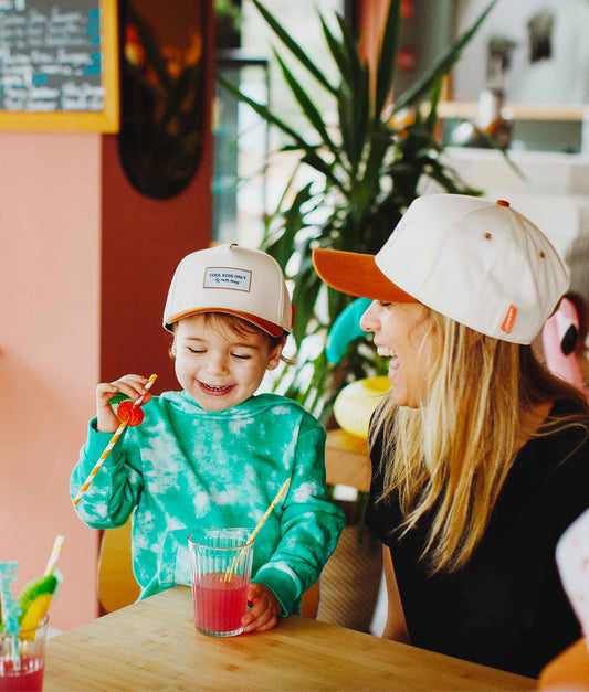 Casquette Parents-Enfants Mini Beige, visière courbée, matchy-matchy, 100% coton biologique, dès 9 mois, Cool Kids Only !